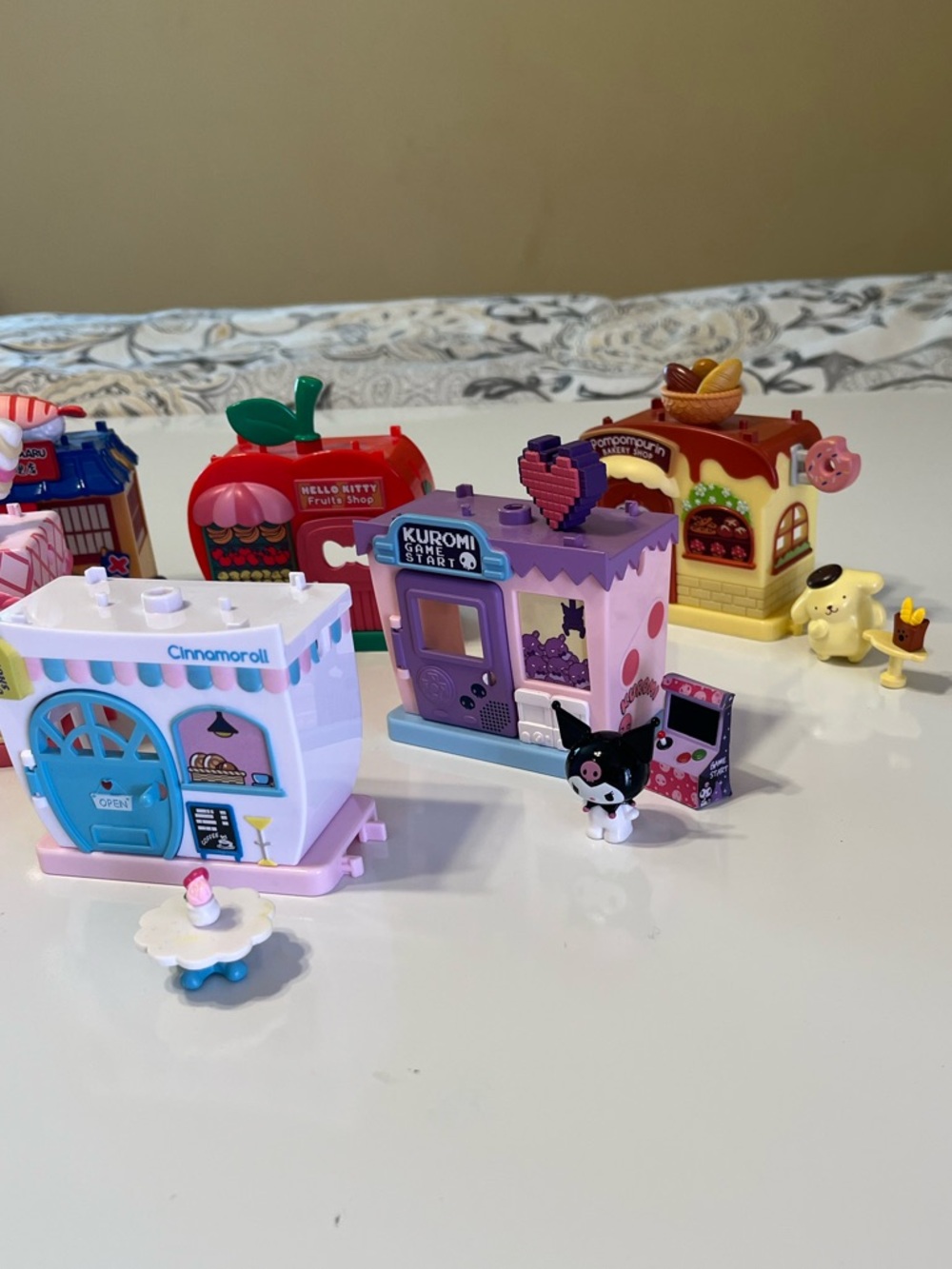 Sanrio Mini Shop Stackable Playsets - missing pieces - Picture 3 of 7